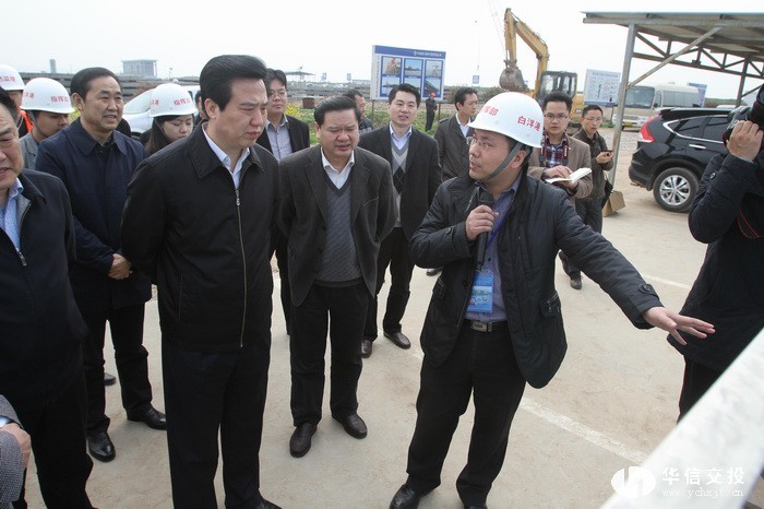 省委常委、市委書記黃楚平調(diào)研白洋港口新區(qū).jpg